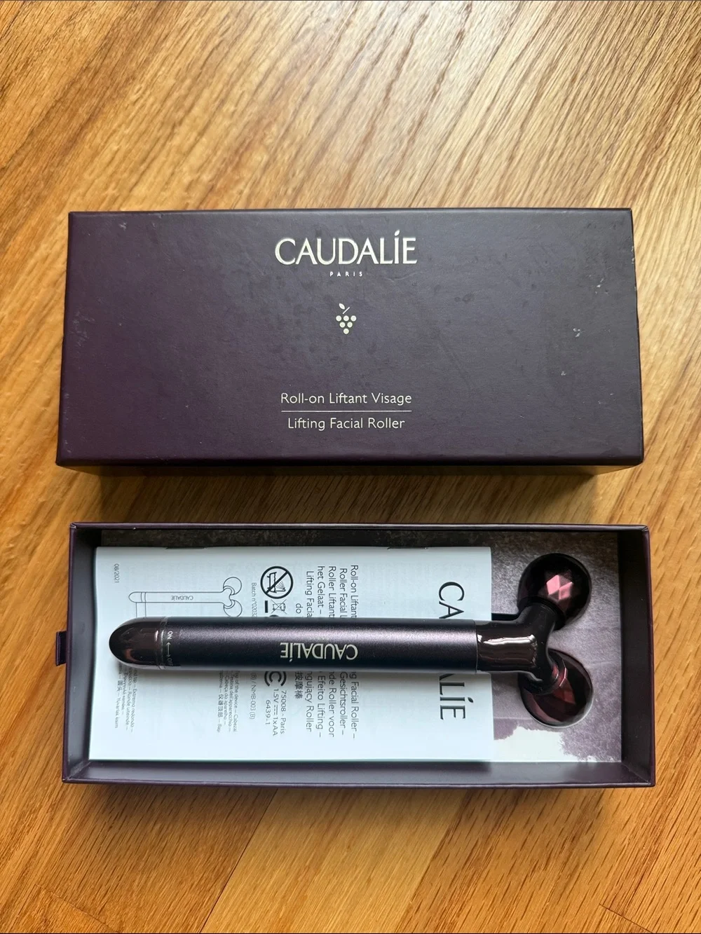 Caudalie Metallic Plum Lifting Facial Roller with Dual Massage Heads